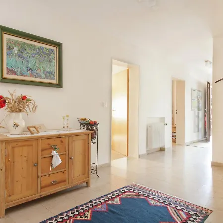 Beautiful Apartment With Private Terrace And A Separate Entrance Apartmán