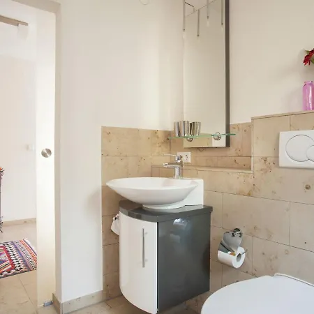 Beautiful Apartment With Private Terrace And A Separate Entrance Apartmán